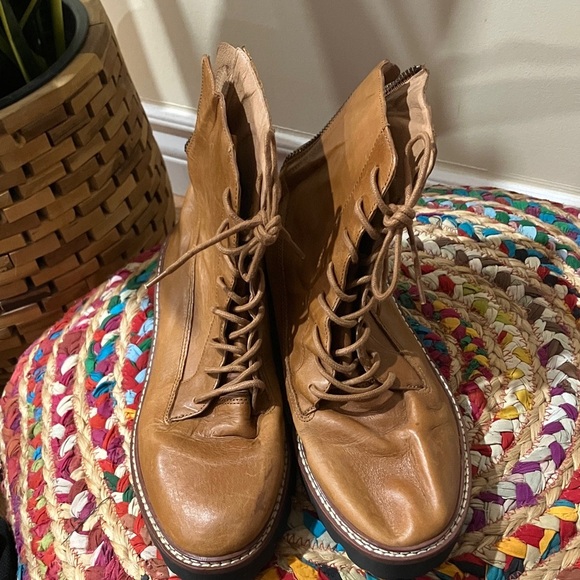 Madewell The Citywalk Tan Leather Women's Boots - Picture 2 of 12